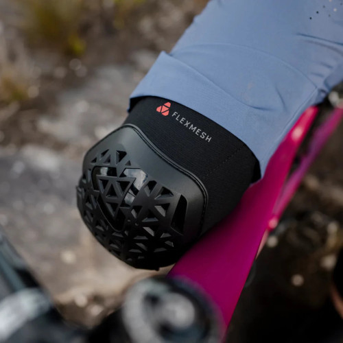 Knee Guard FlexMesh Black