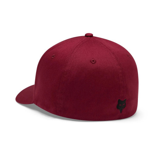 BADGE FLEXFIT HAT [CAB]