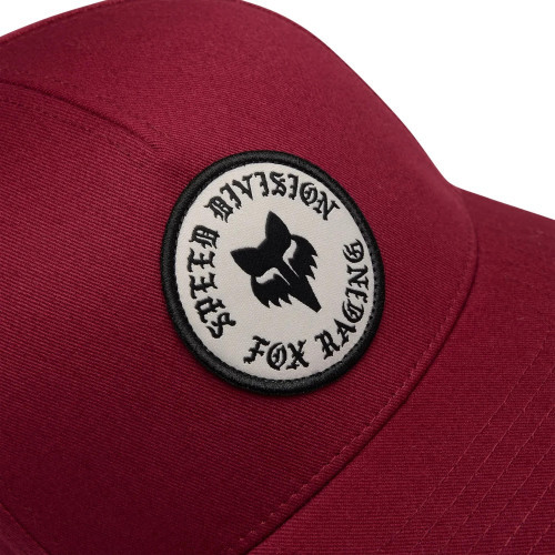 BADGE FLEXFIT HAT [CAB]