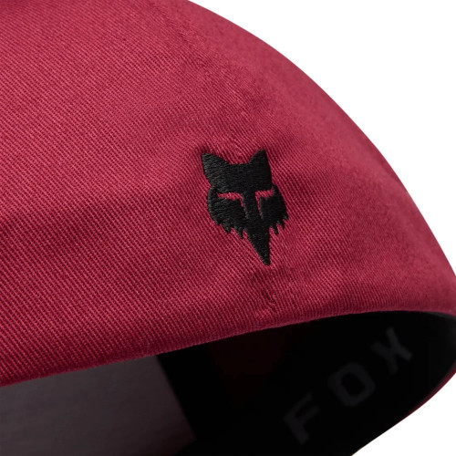 BADGE FLEXFIT HAT [CAB]